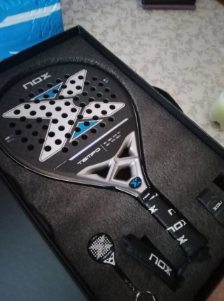 Pala de pádel NOX Tempo