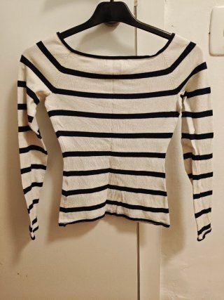 Camiseta de rayas beige y azul talla L
