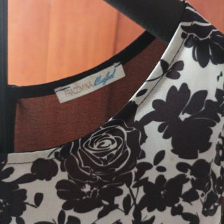 Top donna elegante con spalline larghe