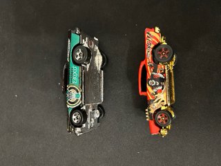 Hot Wheels 57 Chevy Set 2 Pezzi