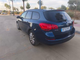 Opel Astra 2011
