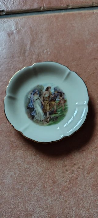 Piccolo piattino da collezione con scena pastorale