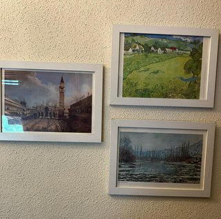 Varios cuadros decorativos y pinturas al óleo