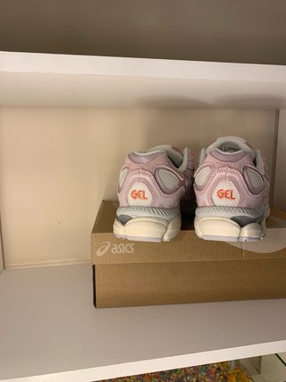 Zapatillas Asics Beige y Rosa
