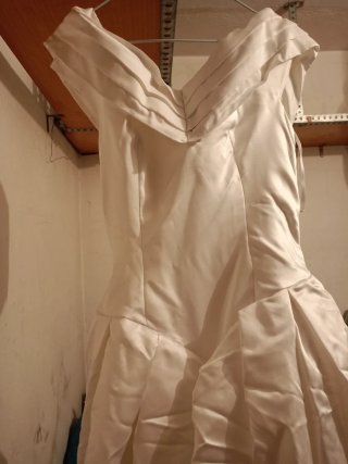 Vestido de Novia Blanco con velo y cancán