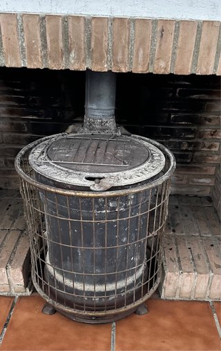 Estufa de leña antigua