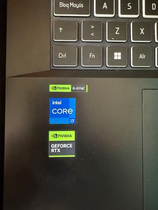Portátil Gaming i7 RTX 4070 240Hz