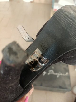Scarpe eleganti nere con strass