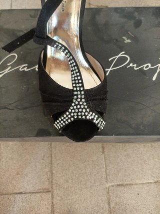 Scarpe eleganti nere con strass