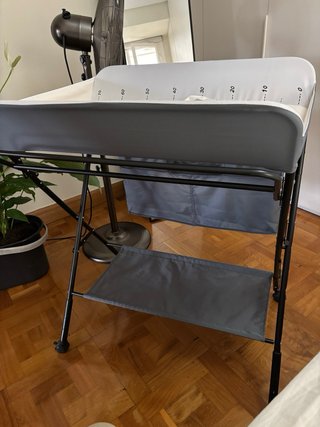 Cambiador de bebé plegable y portátil