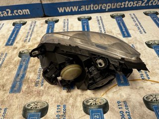 FARO DERECHO MERCEDES CLASE B 2009