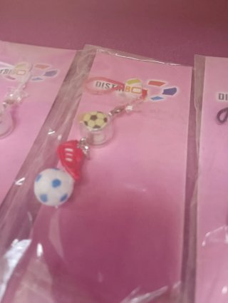 Portachiavi pallone da calcio e scarpe da ginnastica