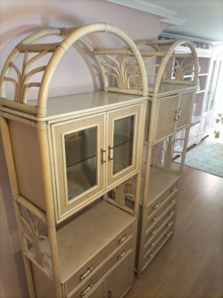 Muebles de salón de ratán y madera
