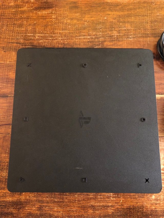 Console PS4 Slim 500GB + Controller e Cavi