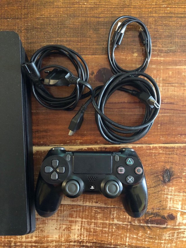 Console PS4 Slim 500GB + Controller e Cavi