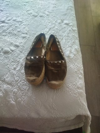 Zapatillas de esparto con tachuelas