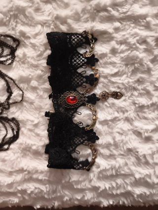Collar y pendientes encaje negro y rojo