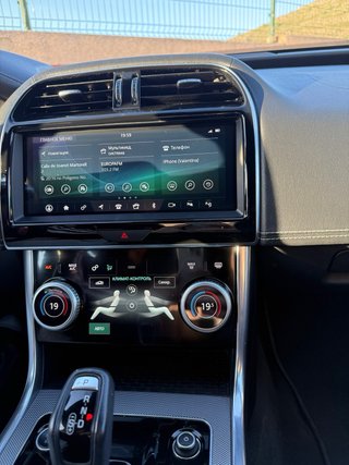Jaguar XE 2020