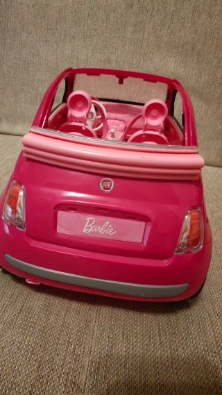 Auto rosa Fiat 500 Barbie