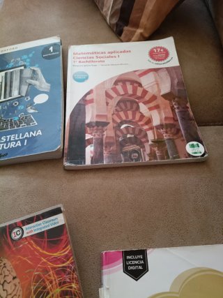 Vendo libro del Leopoldo de primero de bachiller