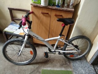 Bicicleta infantil Btwin blanca
