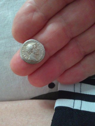 Moneda antigua romana plata