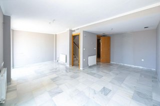 Casa adosada en venta en Bola de Oro - Serrallo en Granada