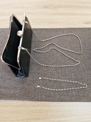 Bolso fiesta clutch negro con cadena