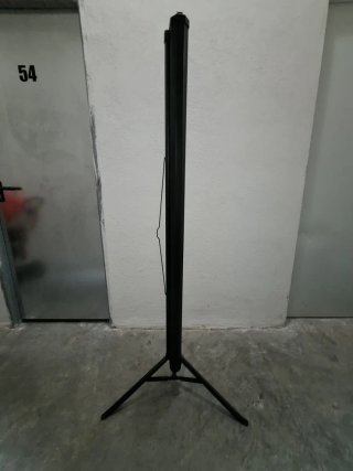 Pantalla de proyección trípode