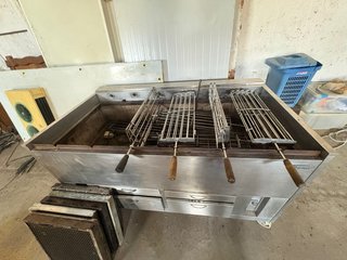 Asador de pollos profesional