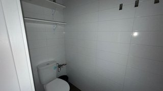 Local comercial en alquiler en Fontsanta - Fatjó en Cornellà de Llobregat