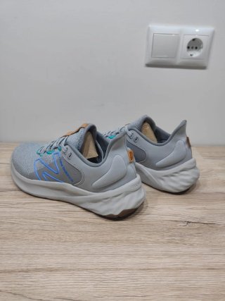 New Balance fresh foam roav V2 Gris/Azul 42,5