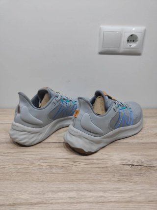 New Balance fresh foam roav V2 Gris/Azul 42,5