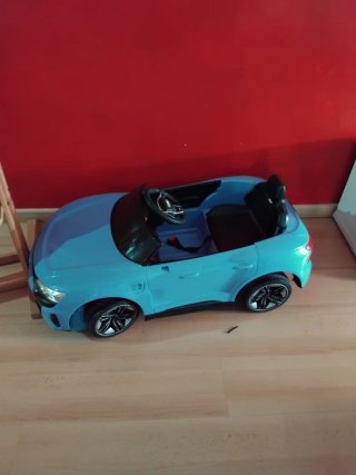 Coche eléctrico infantil azul
