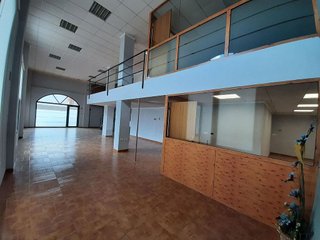 Local comercial en venta en La Paz en Villena