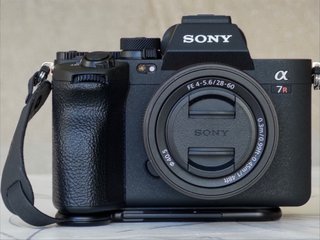 Sony FE 28-60mm f/4-5.6 Objetivo