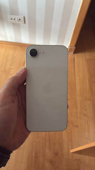 Iphone 16e  Blanco  128GB  bateria al 100%