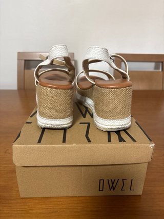 Sandalias cuña blancas y marrón Talla 38