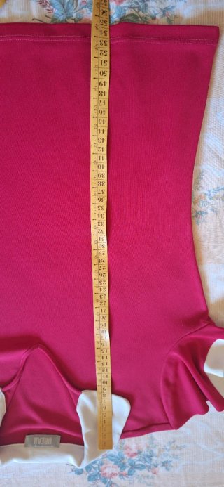 T-shirt rossa DREAM con colletto bianco