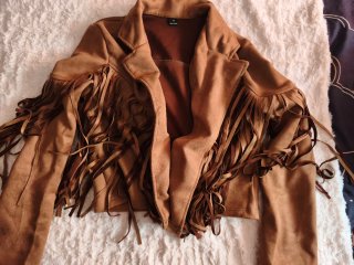 Chaqueta estilo cowboy con flecos