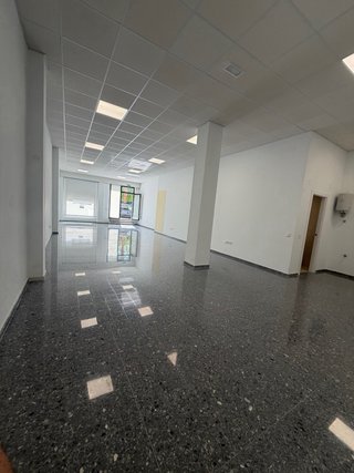 Alquiler local comercial zona campet