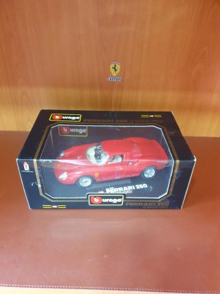 Ferrari 250 Le Mans  Bburago scala da 1/18