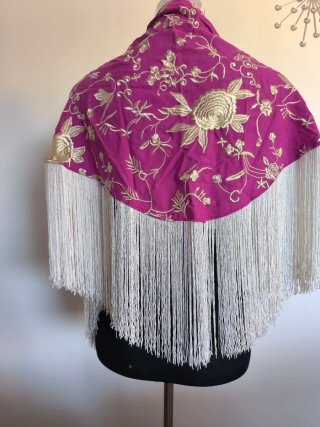 Lote 4 mantones bordados con flecos