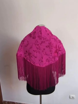 Lote 4 mantones bordados con flecos