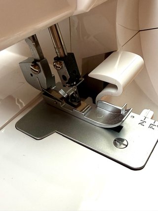 Remalladora Overlock Alfa 8707- COMO NUEVA