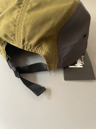 Gorra Stussy 5 paneles gris/verde militar