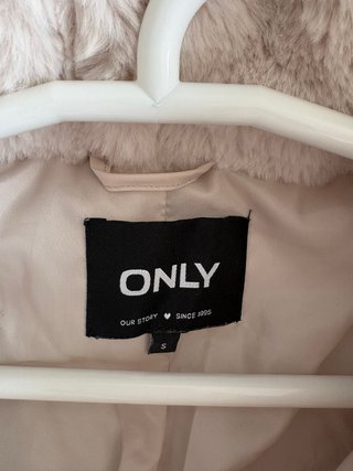 Chaqueta acolchada mujer beige