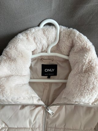 Chaqueta acolchada mujer beige