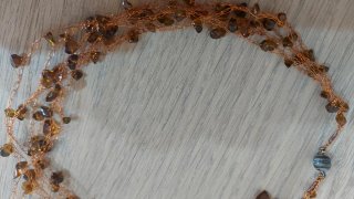 Collana filo rame pietre artificiali marrone oro
