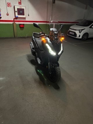 Honda ADV 350 Negra